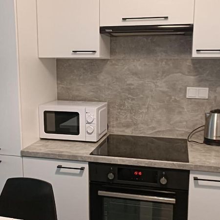 Apartment Z Ogrodkiem Na Warszawskiej Woli Varsovia Exterior foto