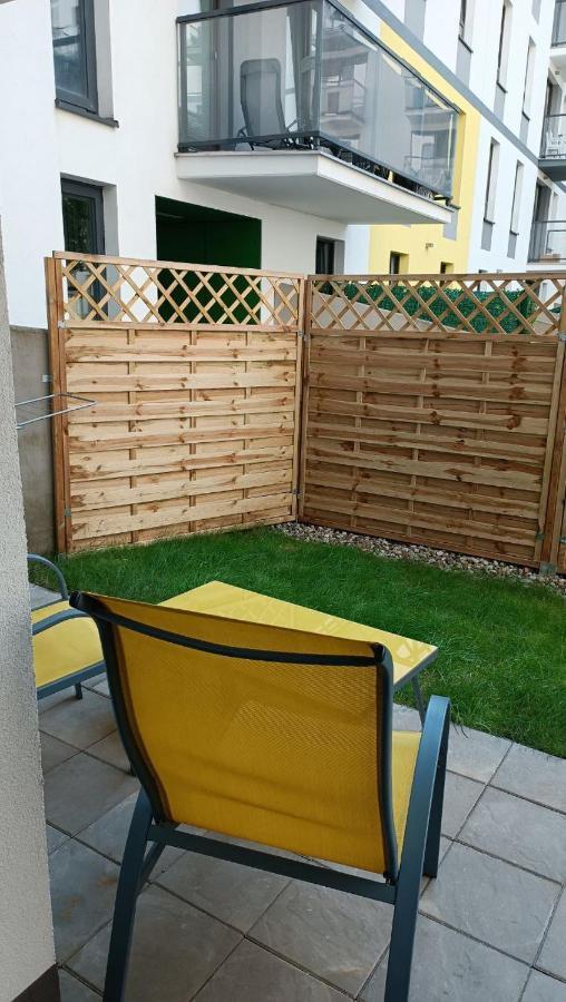Apartment Z Ogrodkiem Na Warszawskiej Woli Varsovia Exterior foto