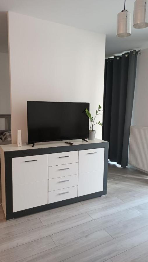 Apartment Z Ogrodkiem Na Warszawskiej Woli Varsovia Exterior foto