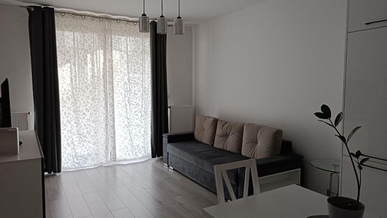 Apartment Z Ogrodkiem Na Warszawskiej Woli Varsovia Exterior foto