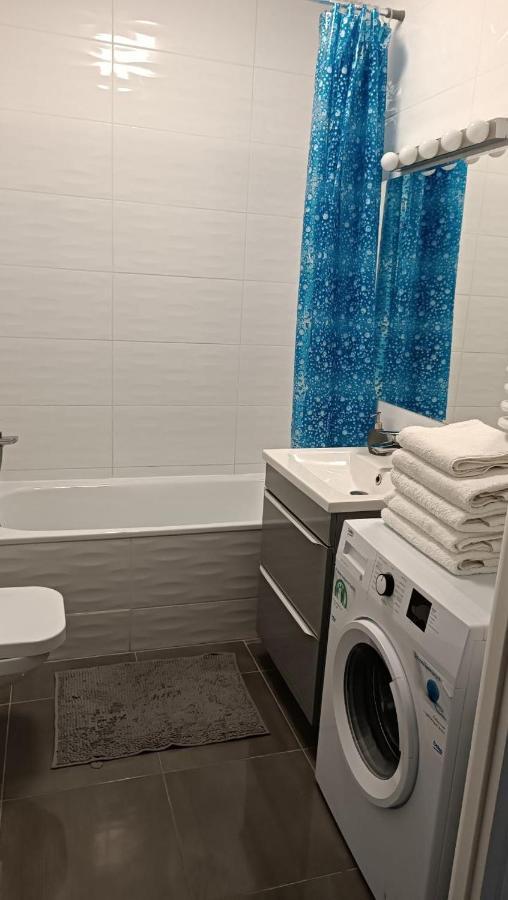 Apartment Z Ogrodkiem Na Warszawskiej Woli Varsovia Exterior foto