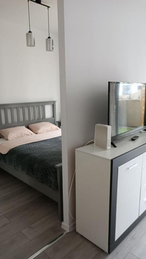 Apartment Z Ogrodkiem Na Warszawskiej Woli Varsovia Exterior foto